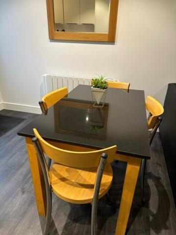 דירות Cheam Stunning Flat With Parking Free Near Sutton Station מראה חיצוני תמונה