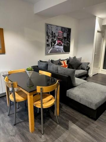 דירות Cheam Stunning Flat With Parking Free Near Sutton Station מראה חיצוני תמונה