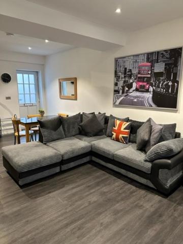 דירות Cheam Stunning Flat With Parking Free Near Sutton Station מראה חיצוני תמונה