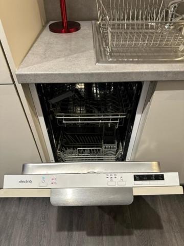 דירות Cheam Stunning Flat With Parking Free Near Sutton Station מראה חיצוני תמונה